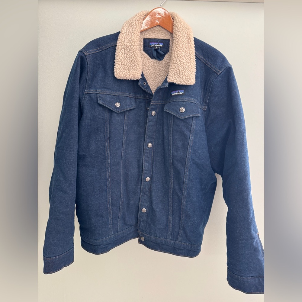 Patagonia Dark Blue Denim Trucker Jacket. Lined. XL
